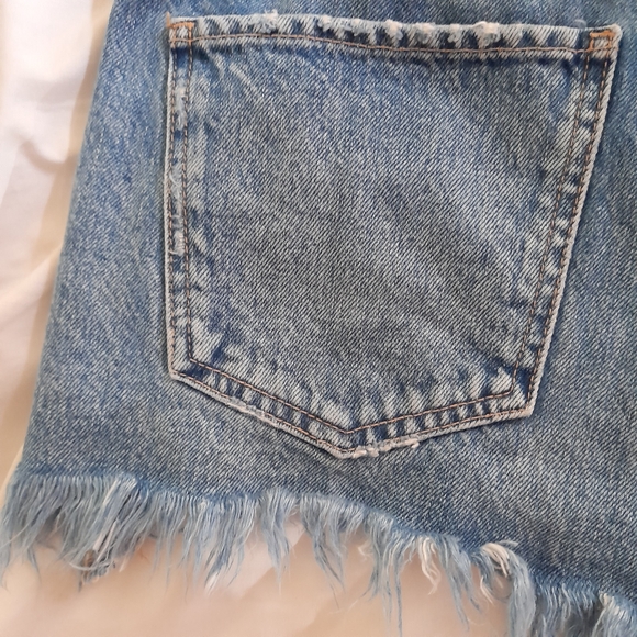 ● ZARA | High Waisted Ripped Distressed Demin Short - Picture 13 of 16